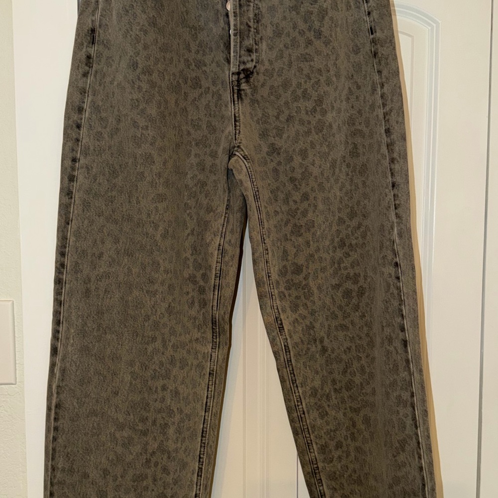 Universal Thread Leopard Print Boyfriend Jeans - … - image 1
